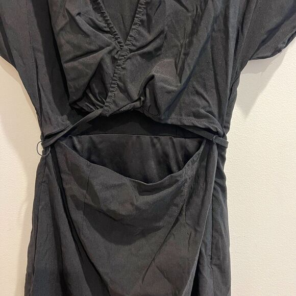 Bandit & The Babe Women Black Midway Mini Dress M VNeck Cut-Out Cap Sleeve NWT - Picture 8 of 13